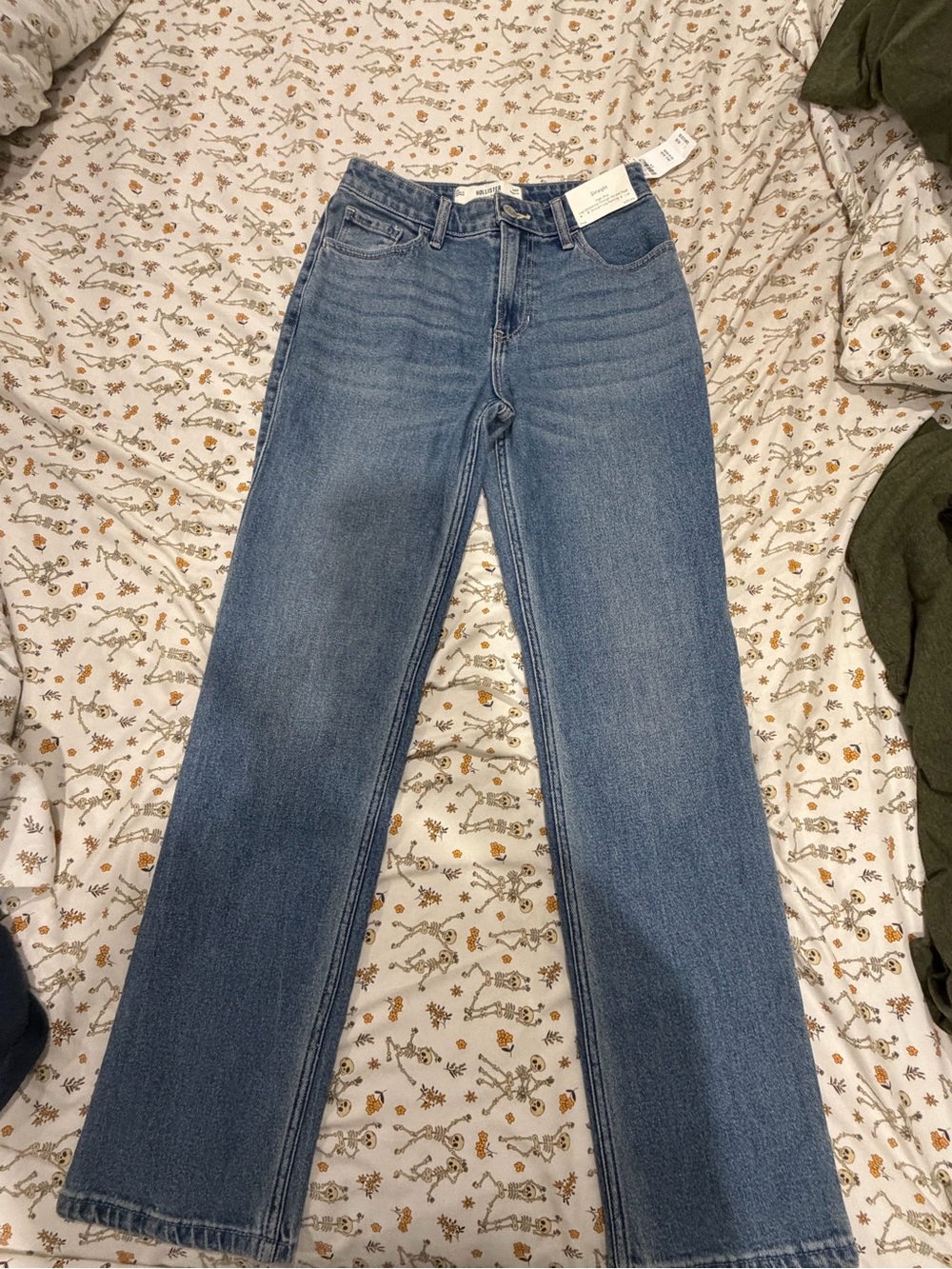 Hollister Women's Light Blue Straight-Leg Jeans